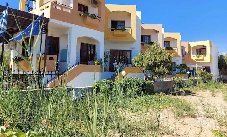 Menelaos Apartments Daratsos Exterior photo